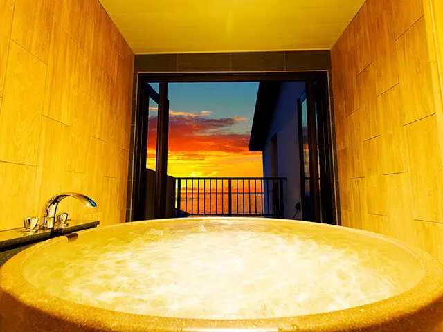 Okinawa-Experience Okinawa's charm at 5 luxury hotels, villas, and cabins with open-air baths