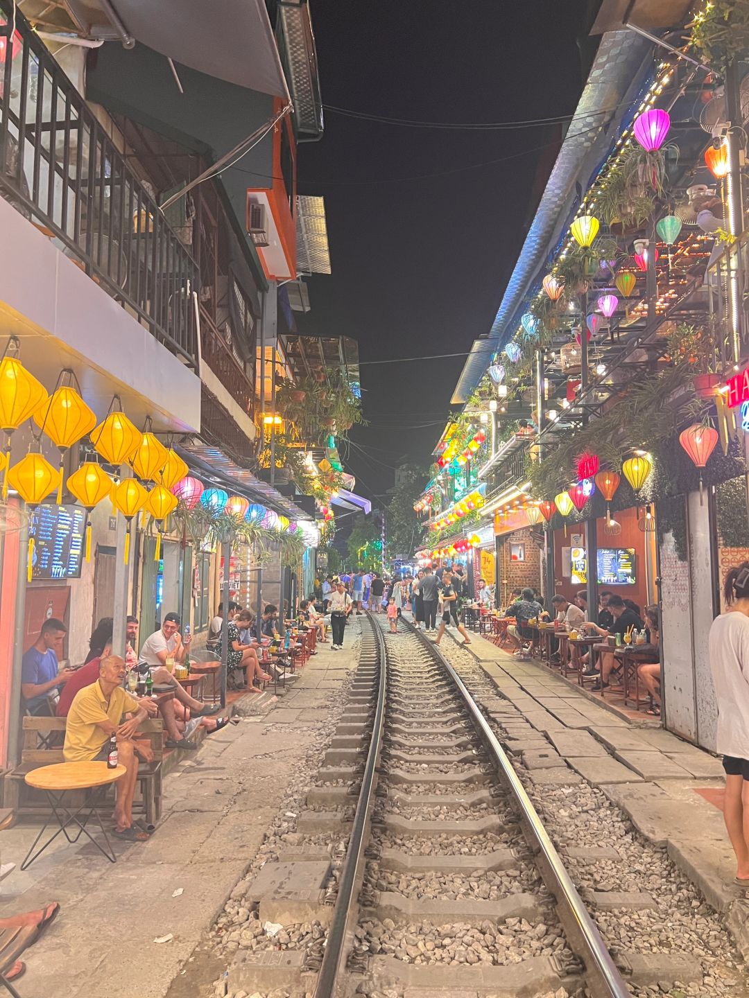 Hanoi-"Train Street" zu Hanoi, Vietnam ? Befestegt ass de leschten Zäitplang fir 2024