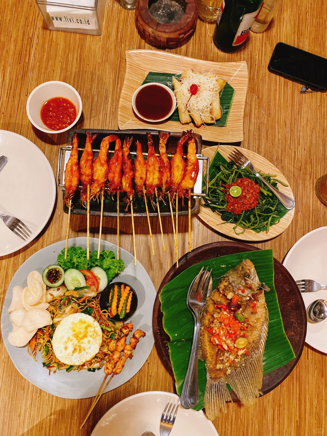 Bali-Bale Udang Mang Engking, a very stylish Indonesian floating restaurant in Kuta, Bali