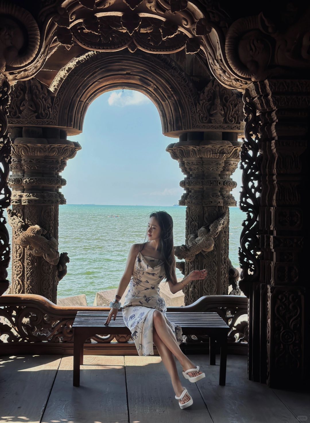 Pattaya-Pattaya Temple of Truth, Koh Larn attractions tour,? taste Keaw kaphrao pu Thai food