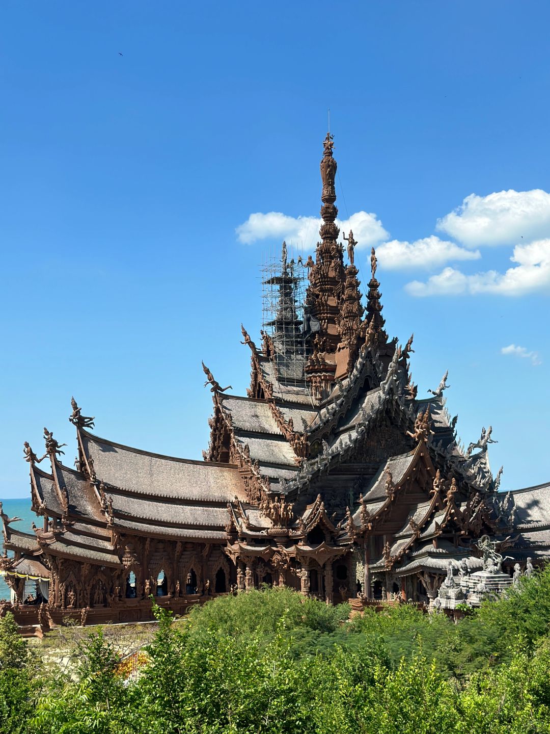 Pattaya-Pattaya Temple of Truth, Koh Larn attractions tour,? taste Keaw kaphrao pu Thai food