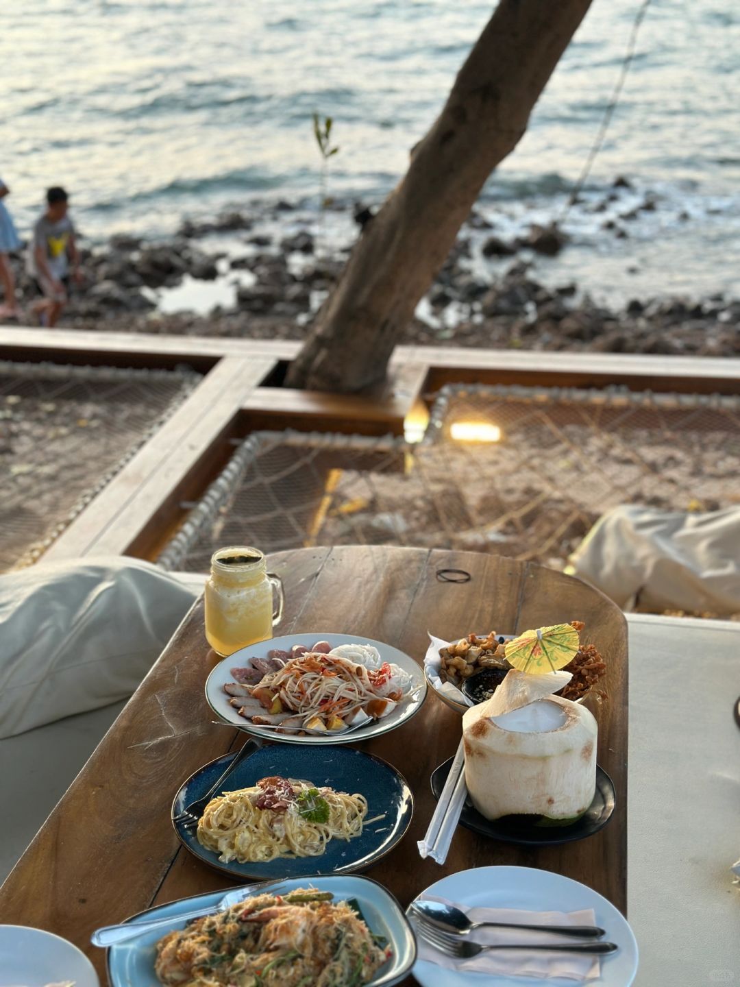 Pattaya-Pattaya Temple of Truth, Koh Larn attractions tour,? taste Keaw kaphrao pu Thai food