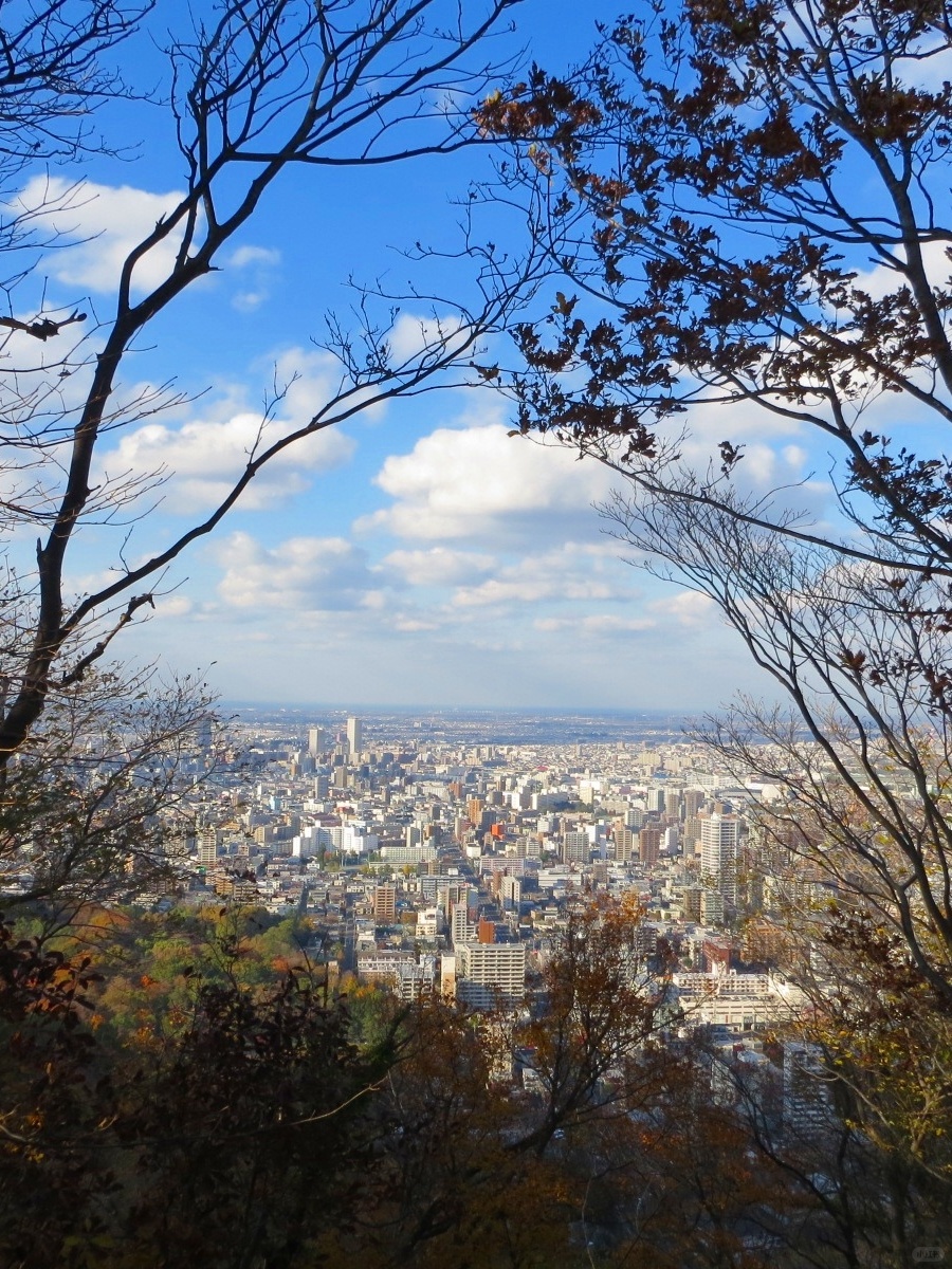 Sapporo/Hokkaido-Sapporo Maruyama, Sankakuyama, and Moiwayama. Suitable for beginners and tourists