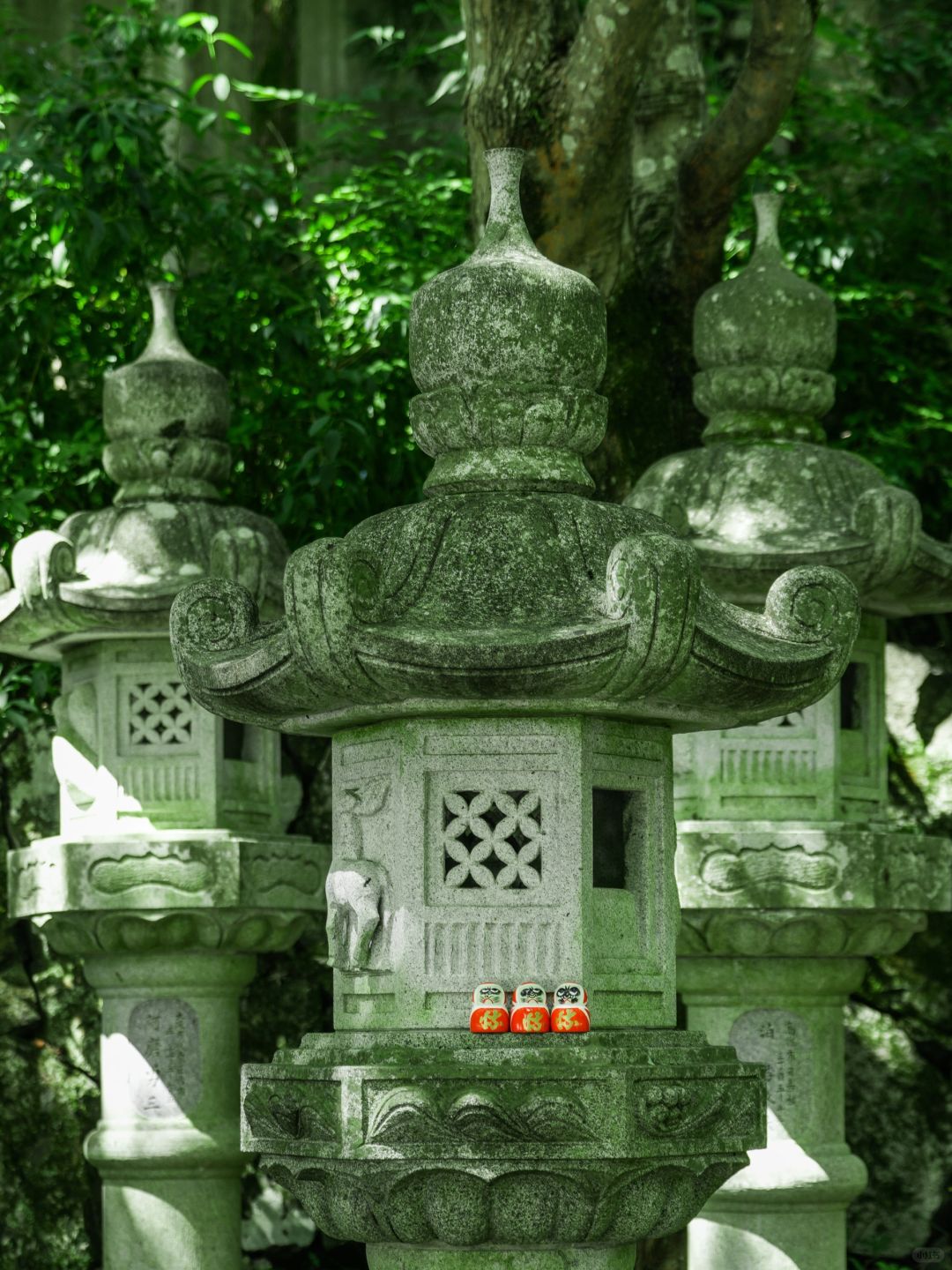 Osaka-Katsuoji Temple in Osaka, where there are countless Darumas everywhere in the temple