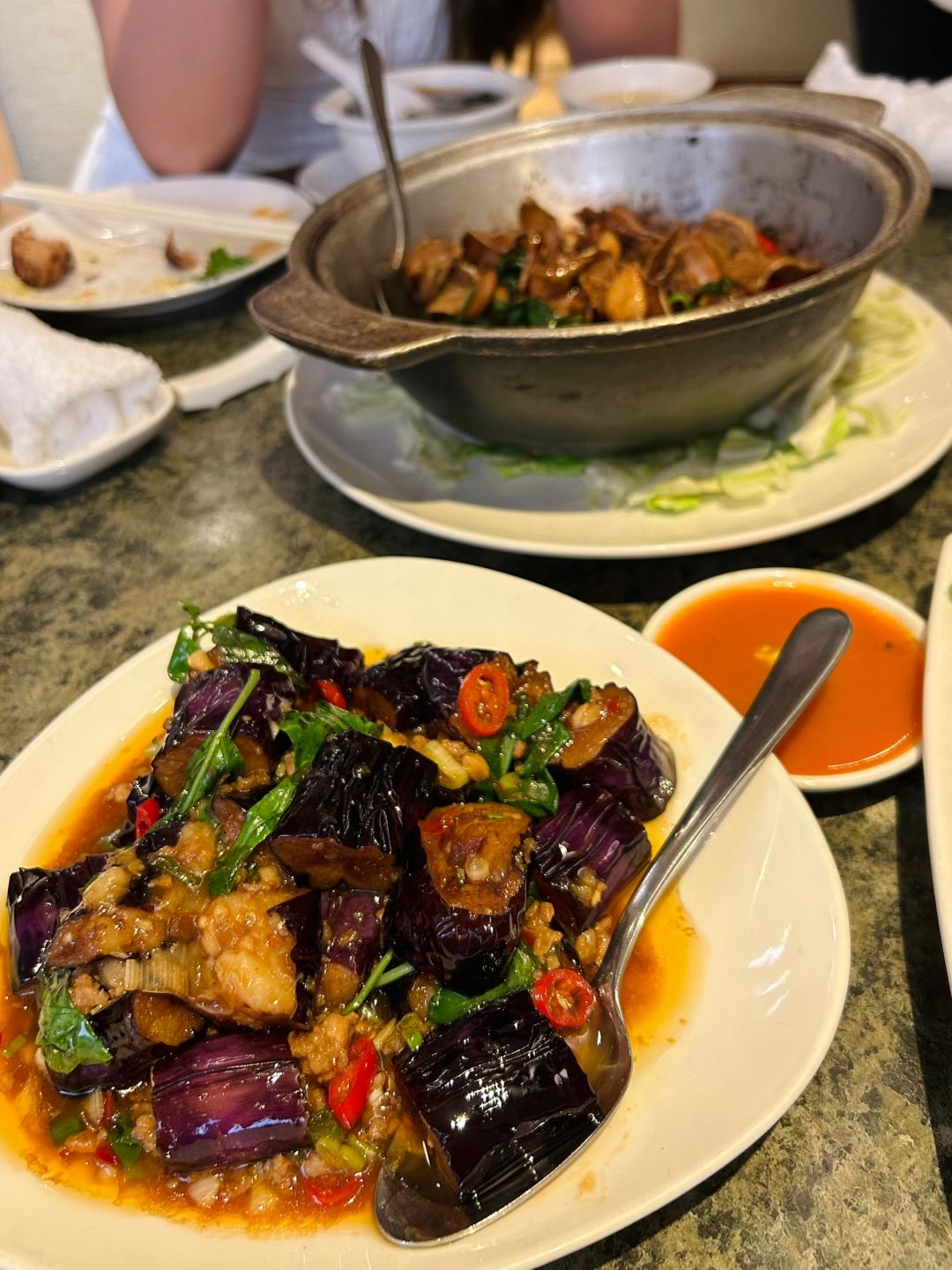 Taiwan-Taipei Xin Yeh Taiwanese Restaurant?, taste the traditional Hakka dish red crab rice cake