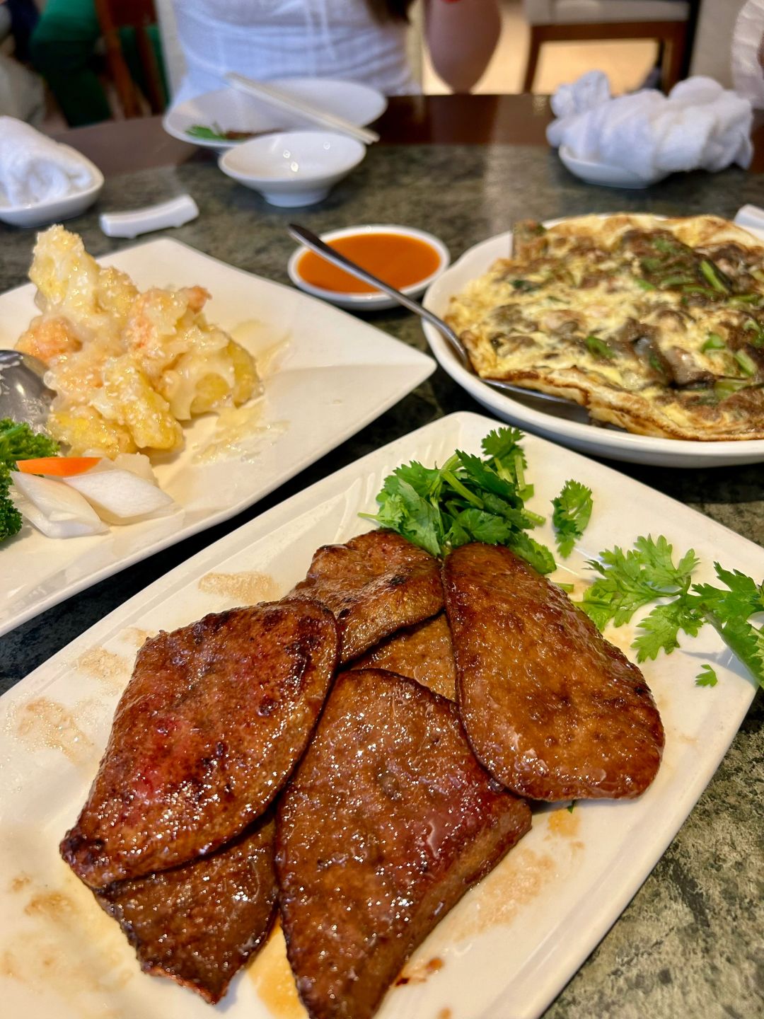 Taiwan-Taipei Xin Yeh Taiwanese Restaurant?, taste the traditional Hakka dish red crab rice cake