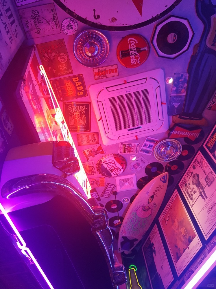 Manila/Luzon-Ave Feeling Station Car Bar in Makati, Manila, a special bar in the red light district