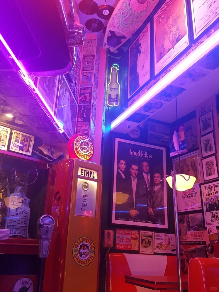 Manila/Luzon-Ave Feeling Station Car Bar in Makati, Manila, a special bar in the red light district