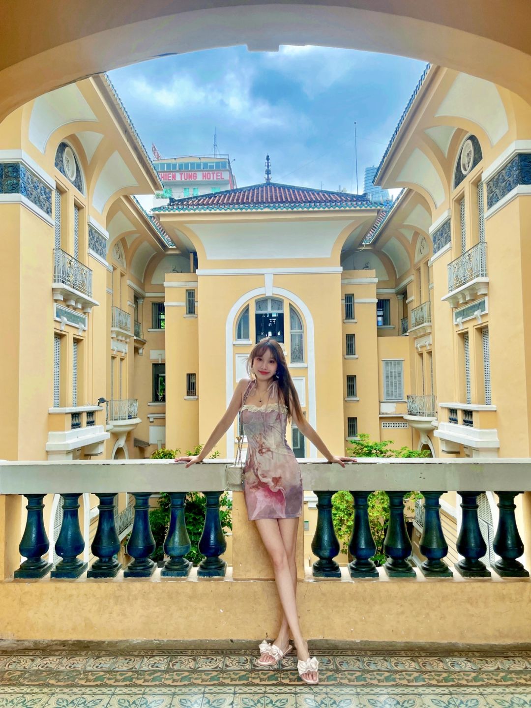 Ho Chi Minh-Ho Chi Minh City Travel?️, Tan Dinh Cathedral, Reunification Palace, Coffee Apartment, Ben Thanh Market, Bookstore Street