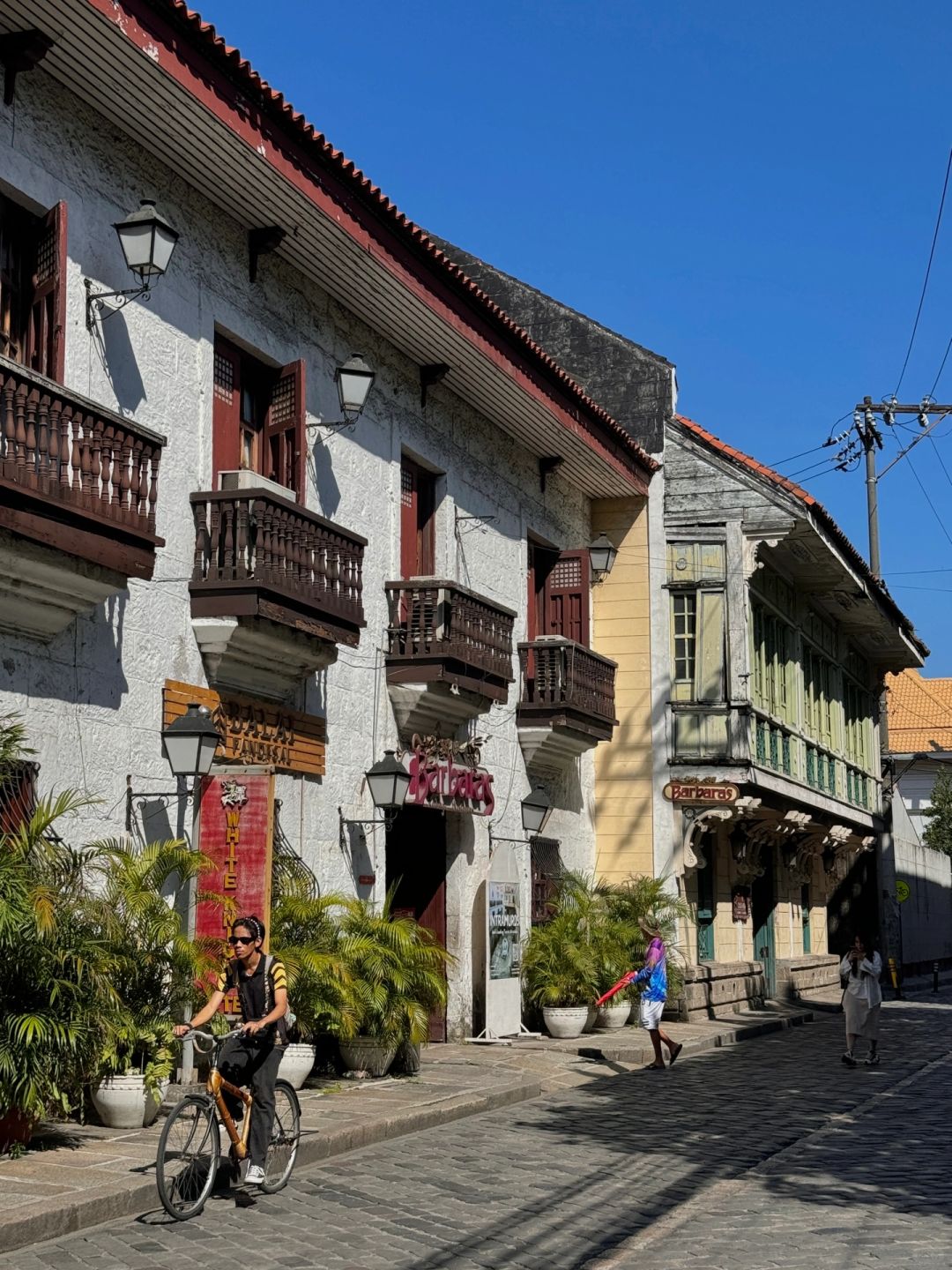 Manila/Luzon-Flight attendant's trip to Manila?, a relaxing day trip guide, and a tour of Manila churches