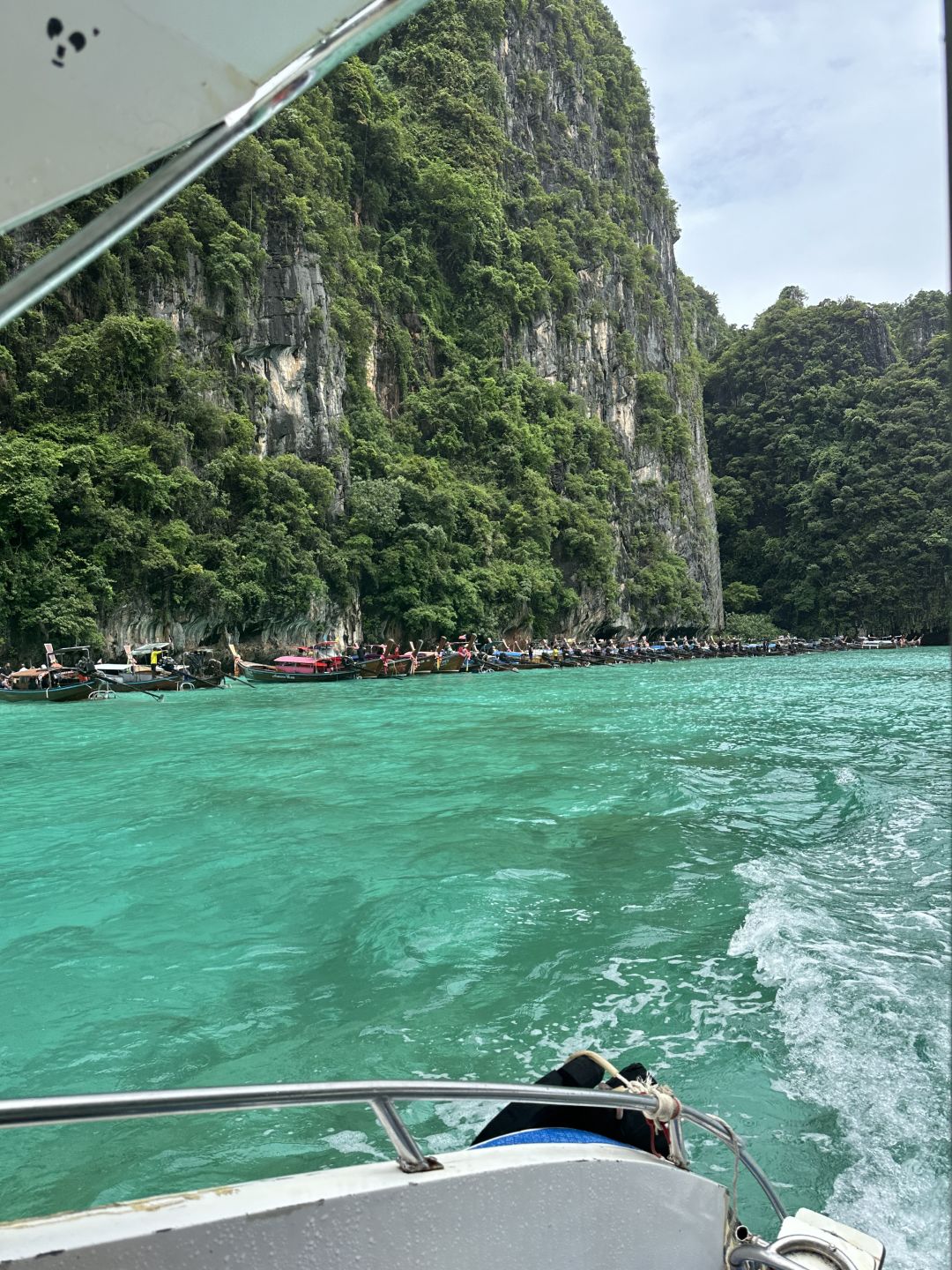 Krabi-Krabi Phi Phi Island?, it has been raining for several days and the waves are super big