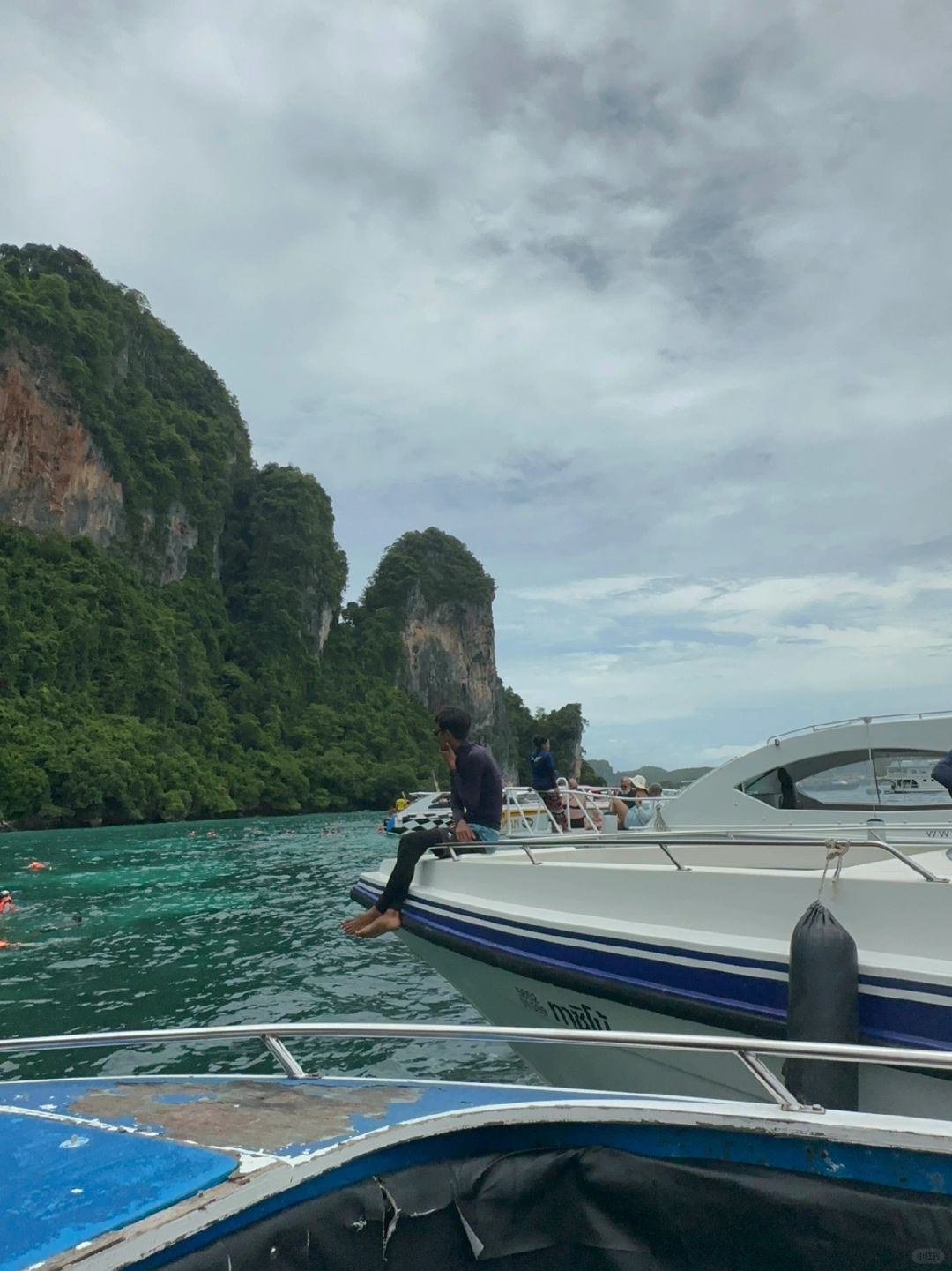 Krabi-Krabi Phi Phi Island?, it has been raining for several days and the waves are super big
