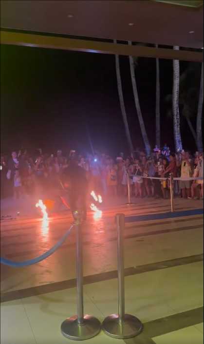 Boracay-Jinhai Music Bar,? the coolest flame dance in Boracay, is located near Sunset Sail