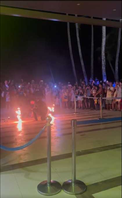 Boracay-Jinhai Music Bar,? the coolest flame dance in Boracay, is located near Sunset Sail