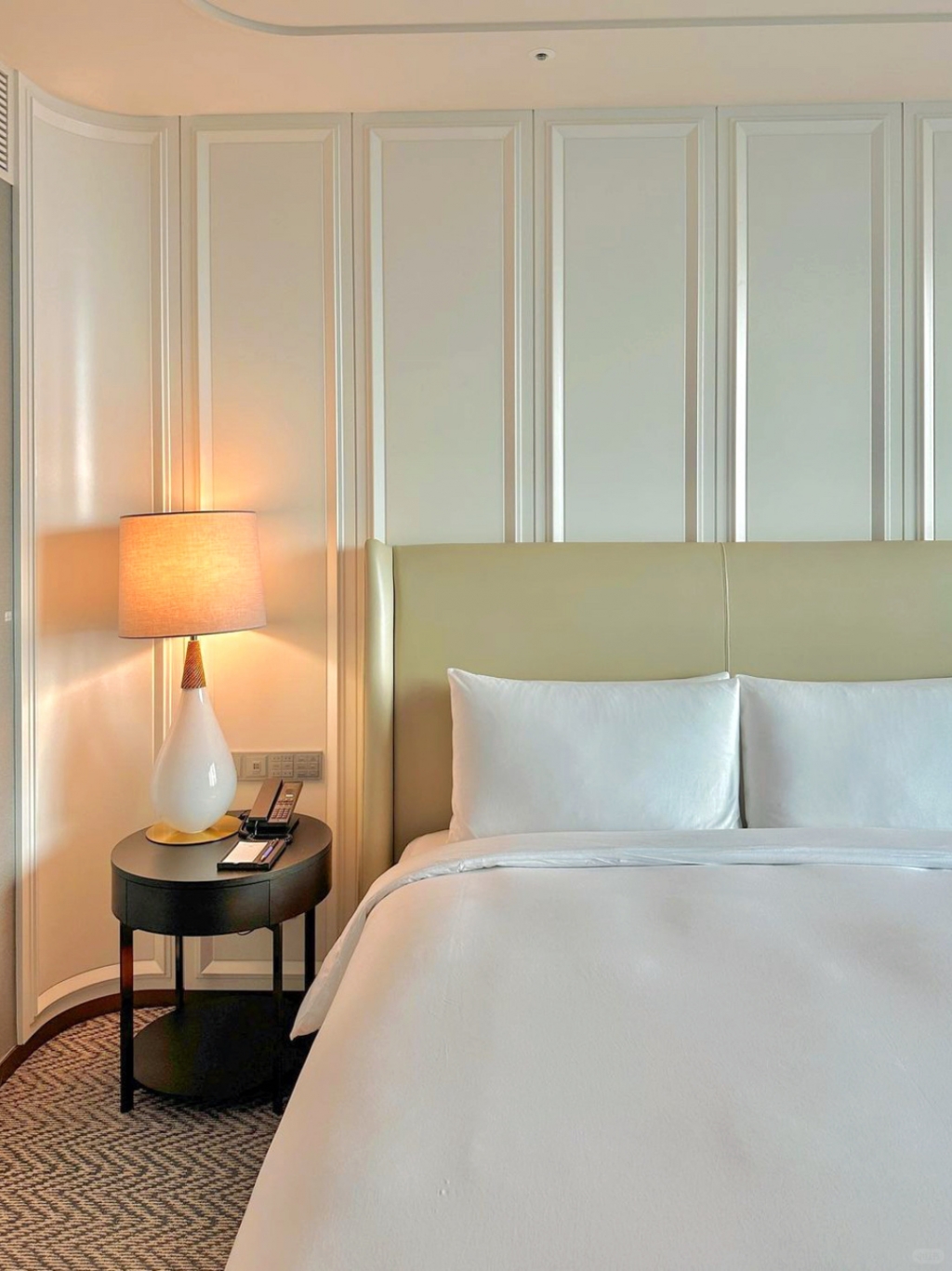Seoul-Sofitel Ambassador Seoul Songpa?‍?‍?‍? is a five-star hotel located in the heart of Seoul
