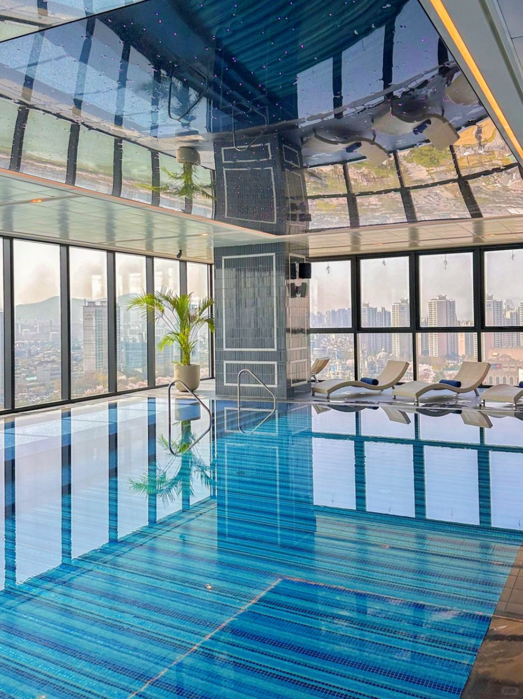 Seoul-Sofitel Ambassador Seoul Songpa?‍?‍?‍? is a five-star hotel located in the heart of Seoul