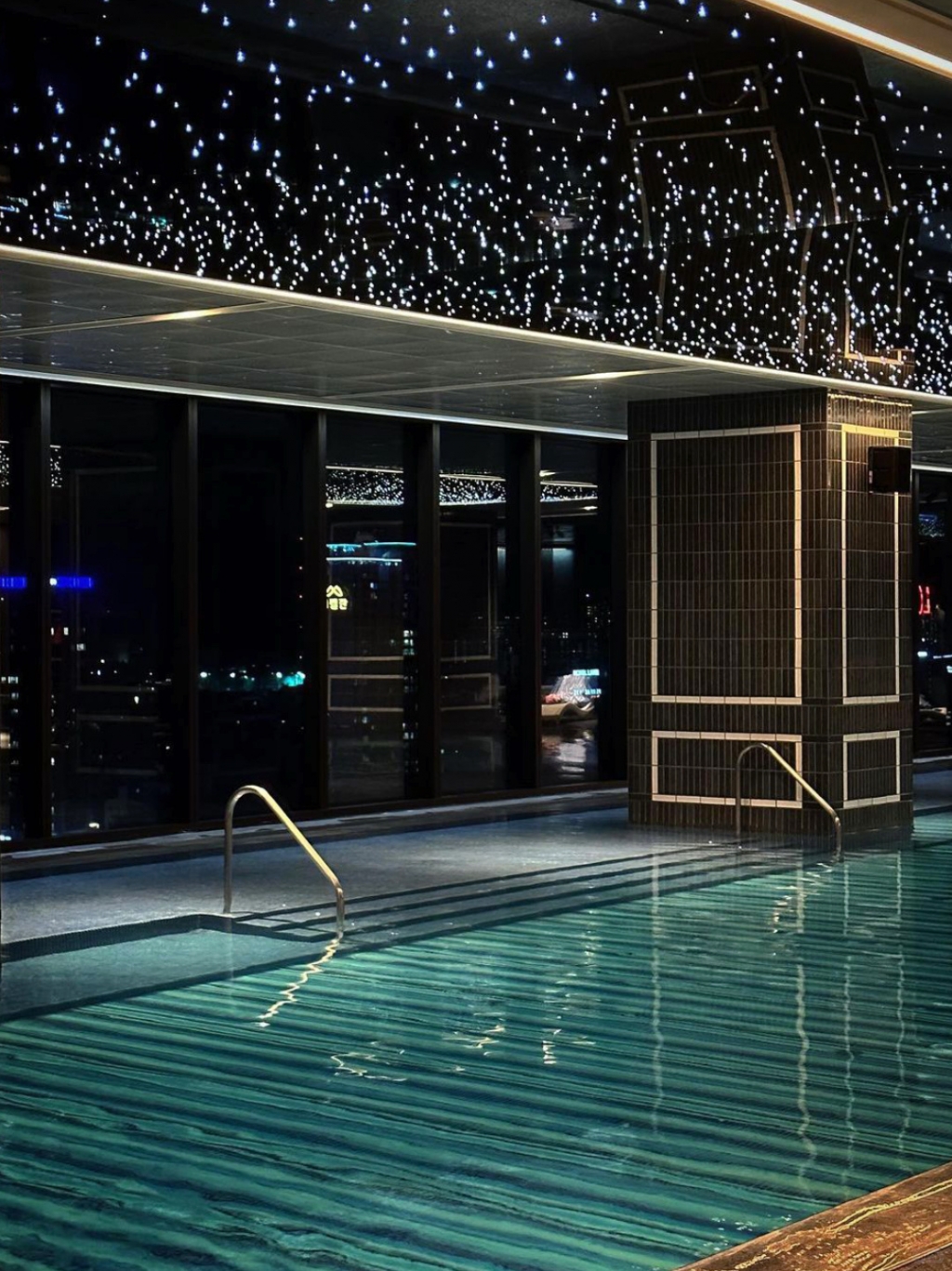 Seoul-Sofitel Ambassador Seoul Songpa?‍?‍?‍? is a five-star hotel located in the heart of Seoul