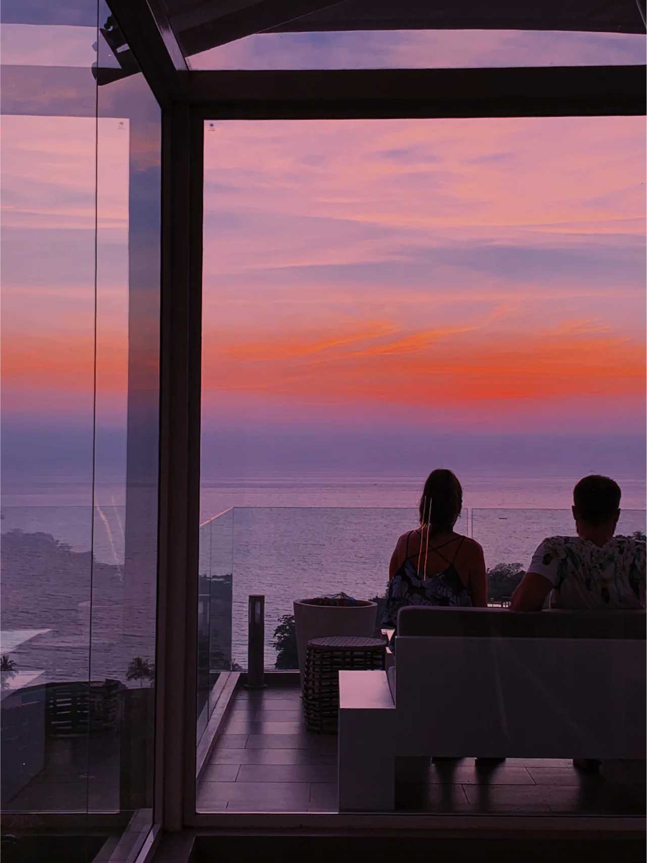 Phuket-The Sundeck, listen to the sea and watch the sunset, a white house restaurant located on the cliff