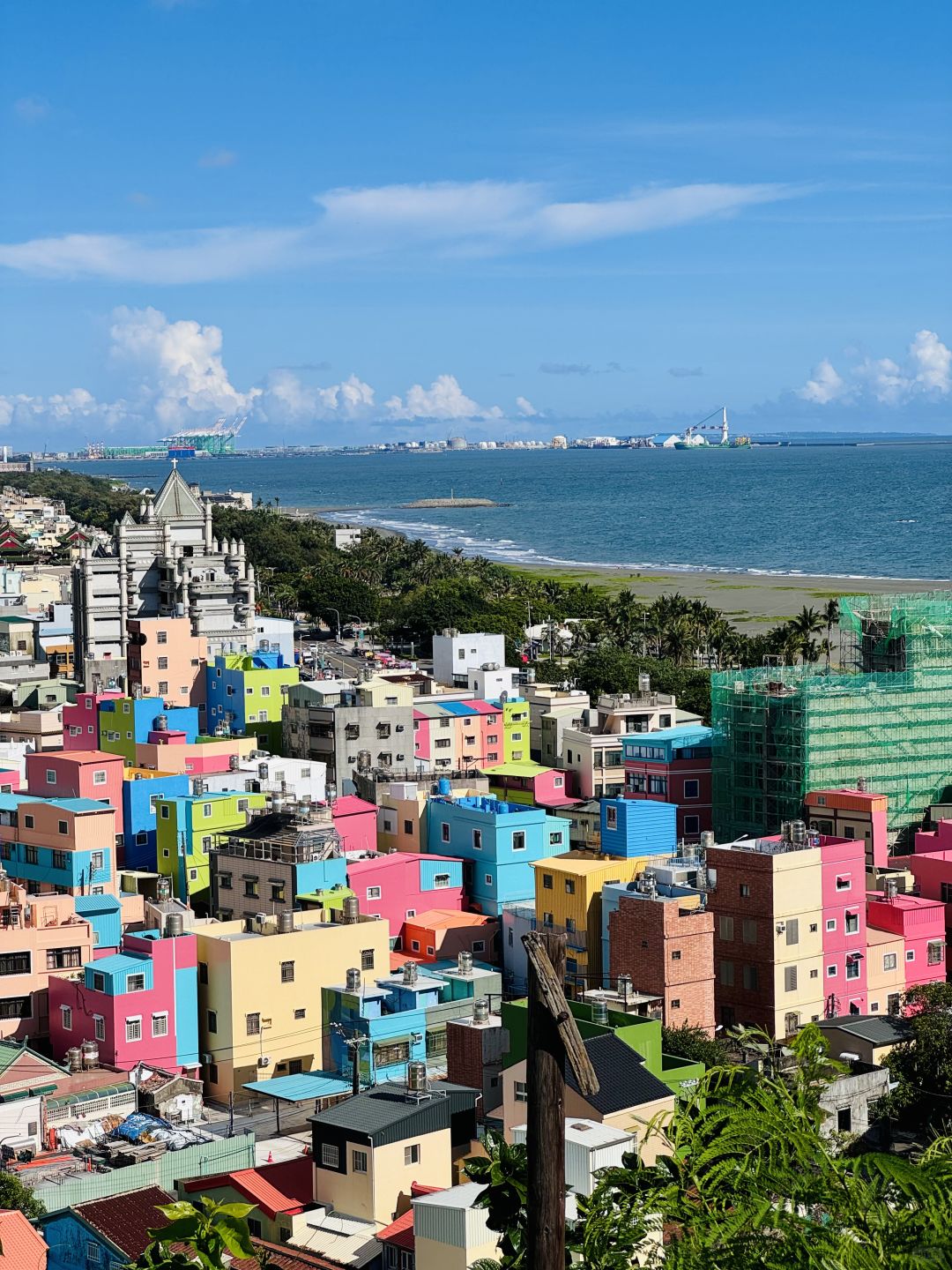 Taiwan-I accidentally walked into the colorful world of Kaohsiung,?like a colorful oil painting