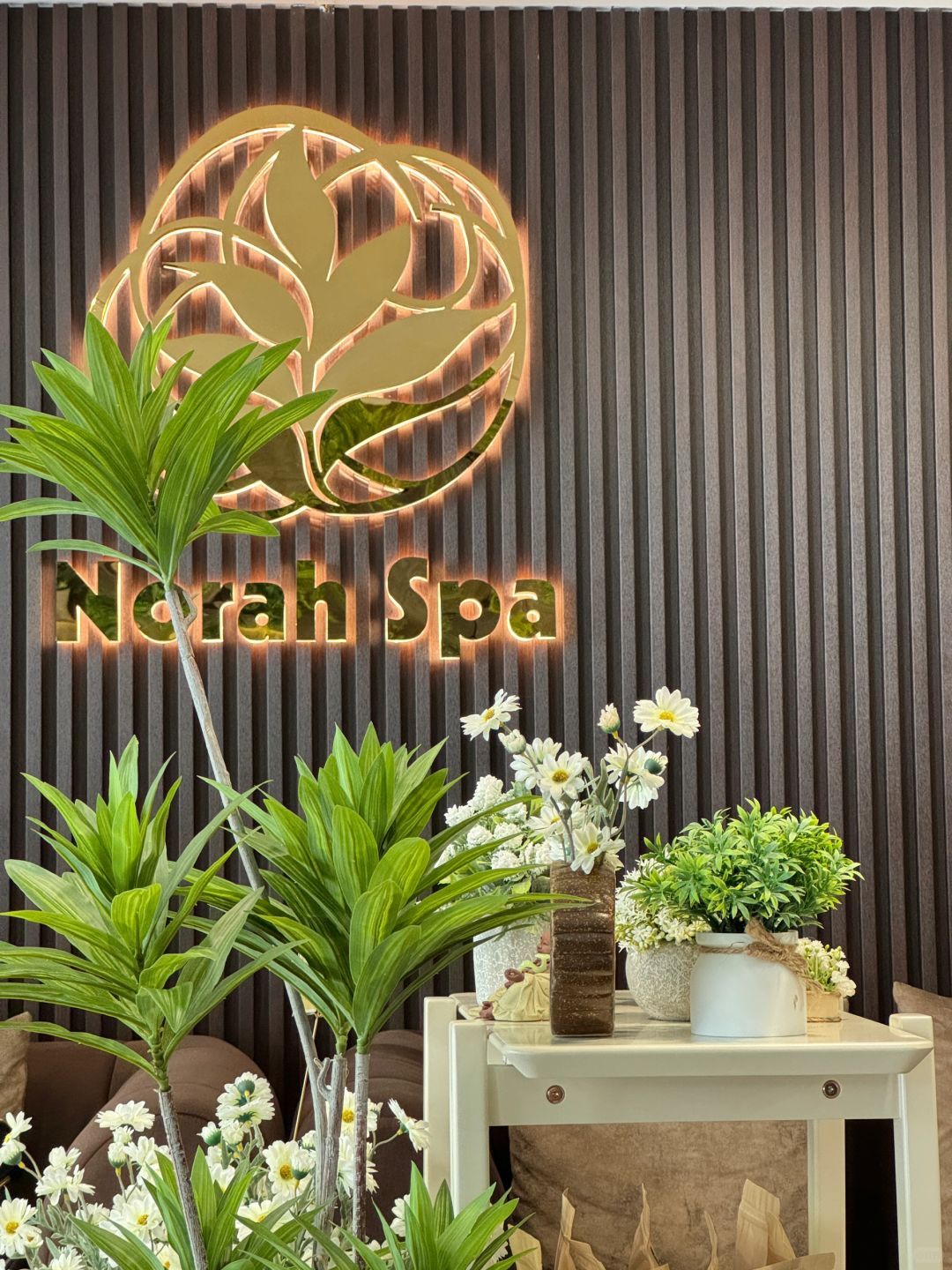 Ho Chi Minh-Ho Chi Minh City Walking Tour. Eat good food, drink in bars, and get a spa massage
