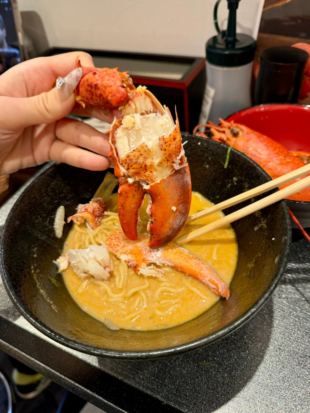 Osaka-Osaka EBI SIN Food Restaurant, ?experience the best lobster ramen for only 4200 yen
