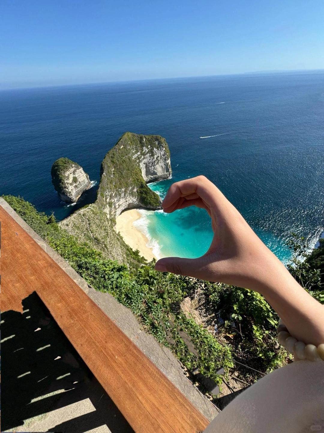 Bali-Bali Island Tour Lover's Cliff, Melasti Beach, Jimbaran Sunset and Tanah Lot Temple
