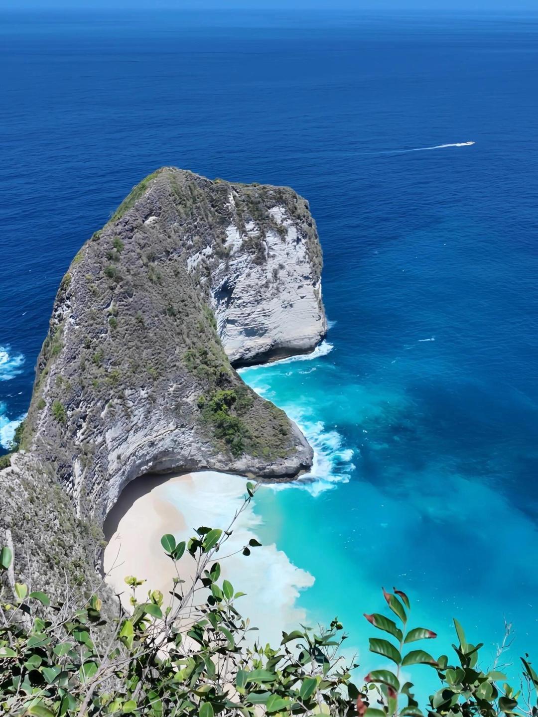 Bali-Bali Island Tour Lover's Cliff, Melasti Beach, Jimbaran Sunset and Tanah Lot Temple