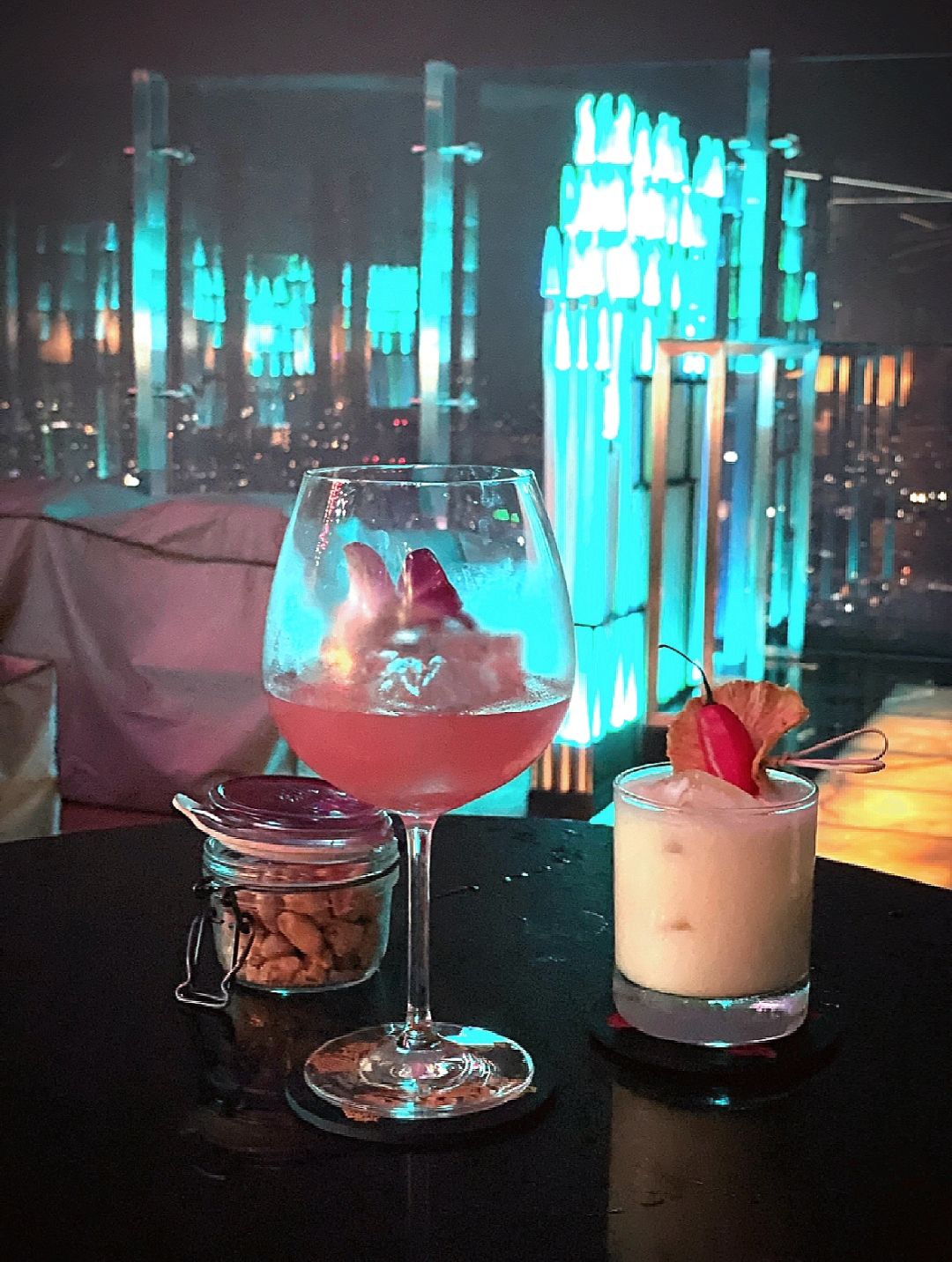 Jakarta-Highest point of nightlife in Jakarta, Indonesia, Henshin open-air bar on the 67th floor