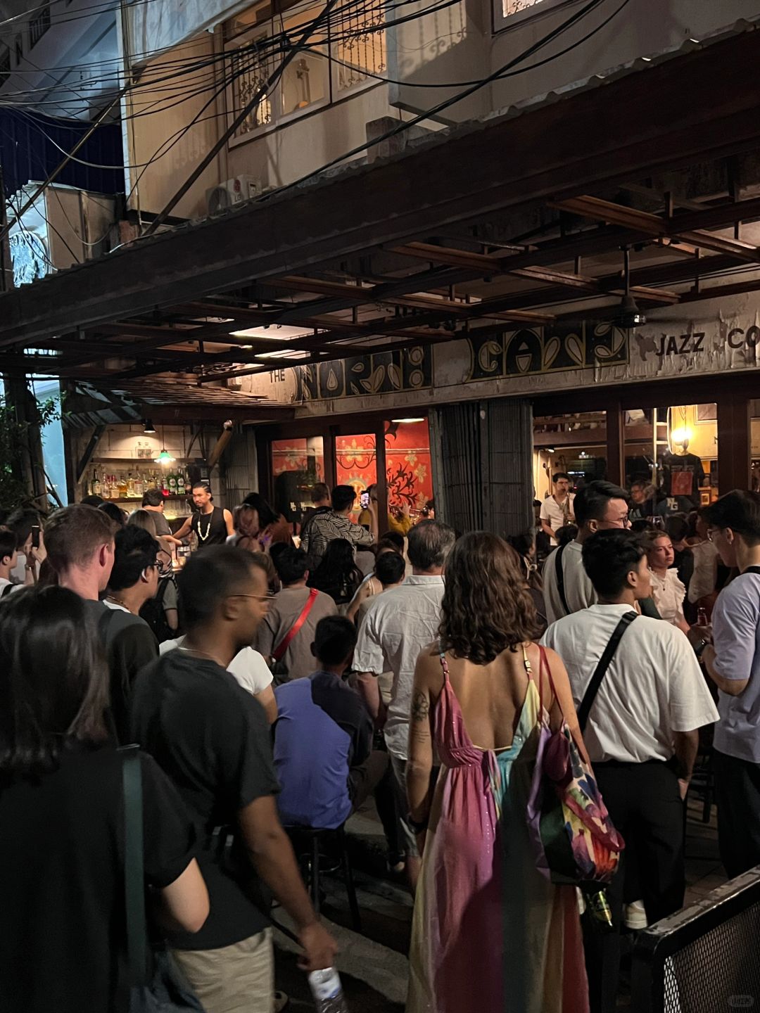 Chiang Mai-The North Gate Jazz Co-Op and Zoe in Yellow Bar, Chiang Mai's super exciting nightlife