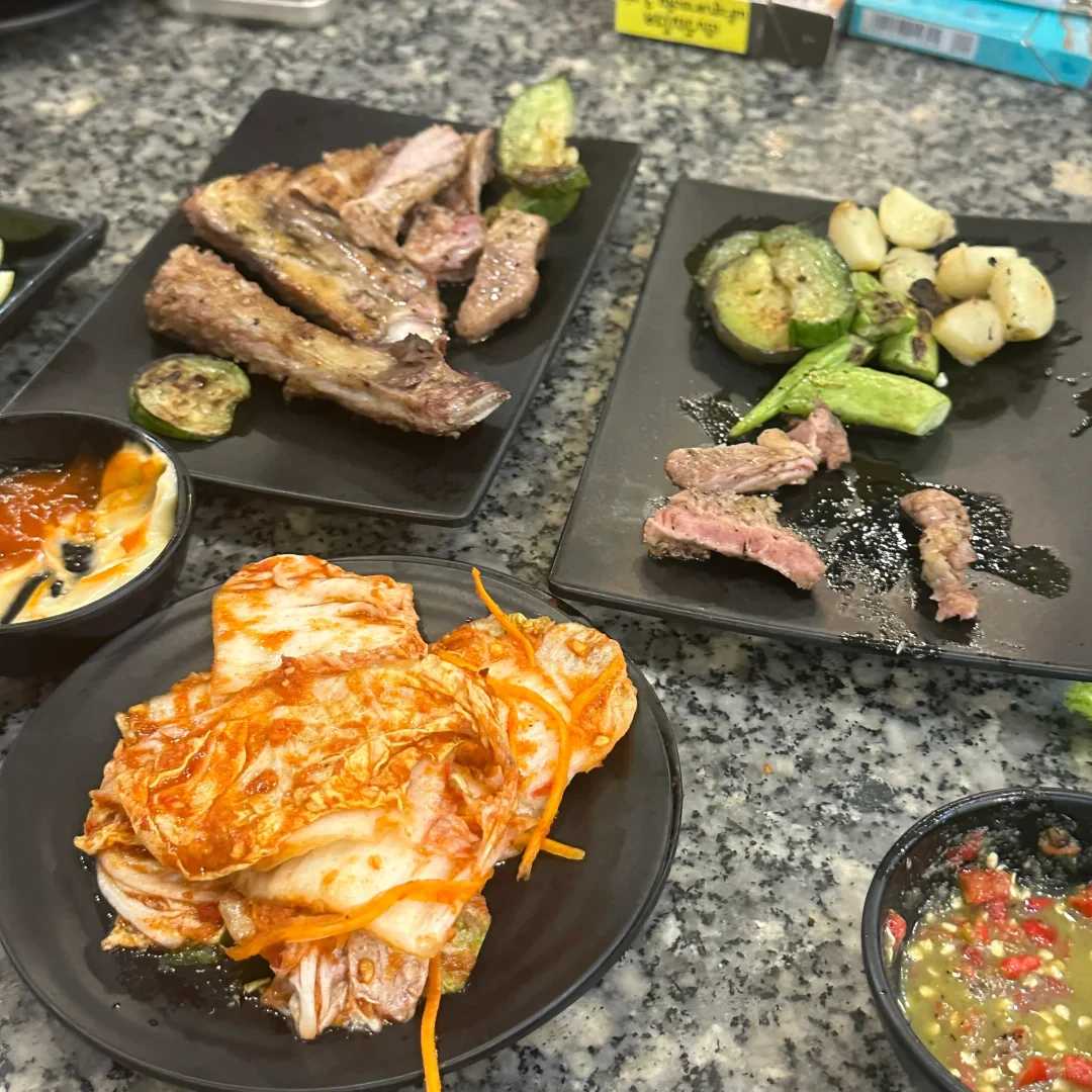 Ho Chi Minh-Chè Thái WanWan, Kem bo vfruit, Bò Tơ Quán 4 and other 6 must-visit Vietnamese restaurants in Nha Trang