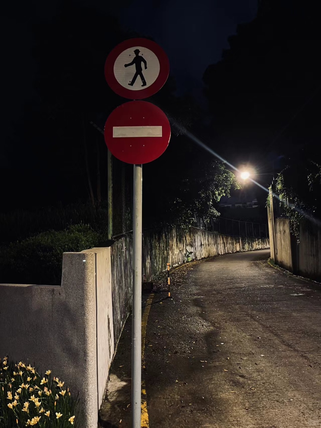 Macao-Macau is one of the safest cities in China, and it is also safe to hike at night.