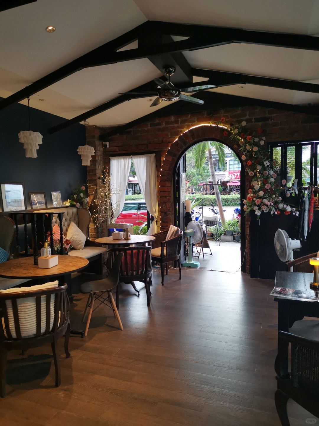 Hua Hin-Lost and Found Bar in Hua Hin, Thailand, three salads and four cocktails cost 1250 baht