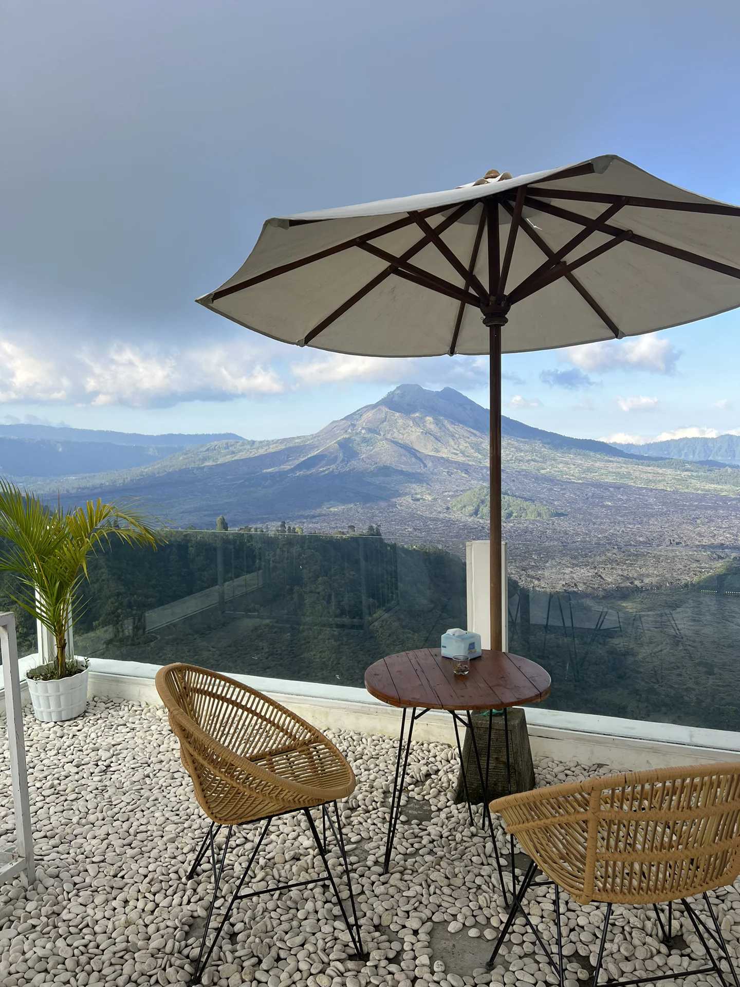 Bali-Ritatkala and Attalas cafes in Batur Mountain,? Bali, facing Batur Mountain