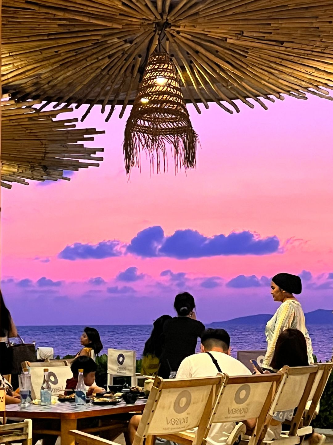 Pattaya-The Oxygen, a sea view sunset restaurant in Pattaya, Thailand, with a band singing at night