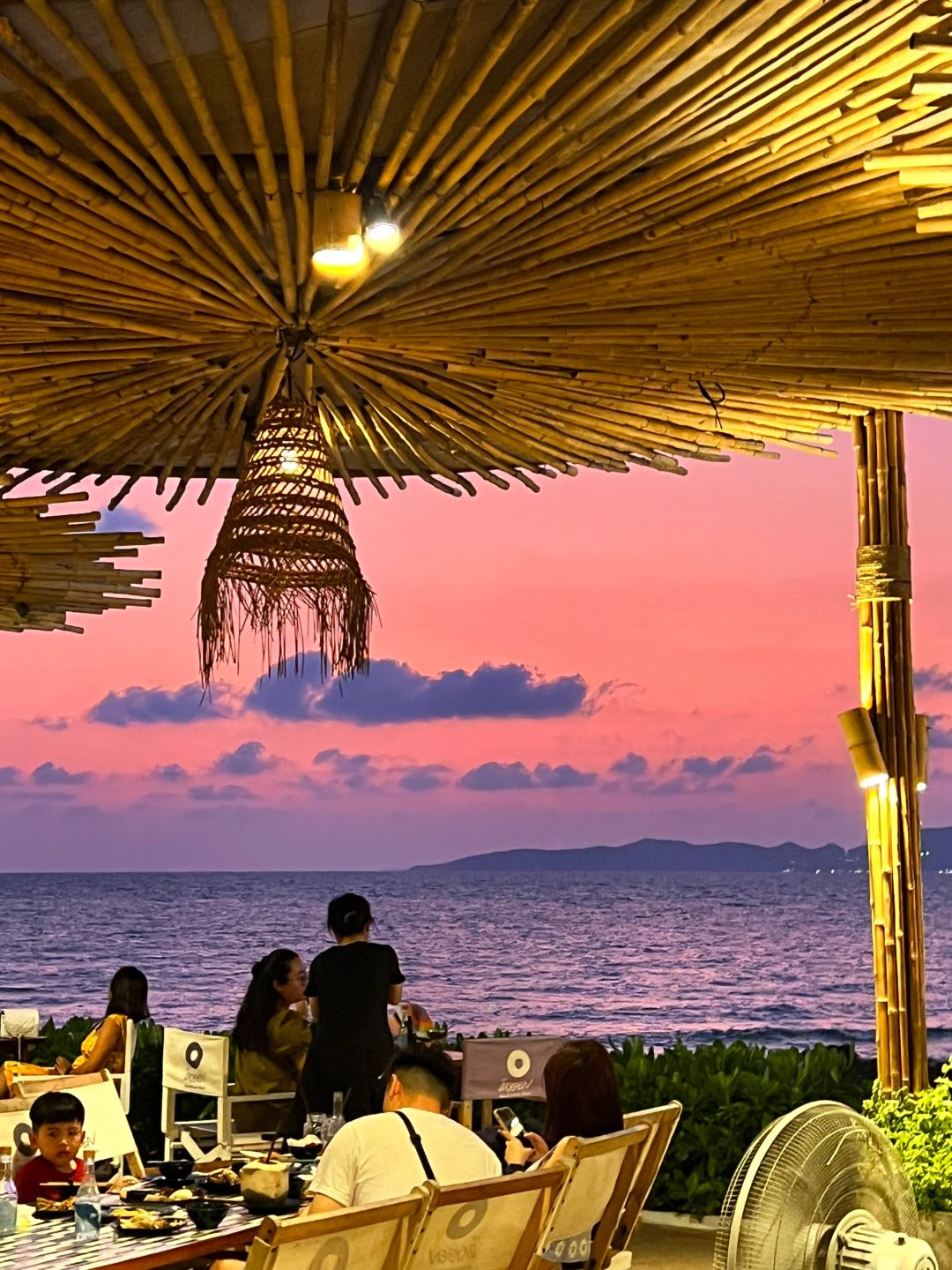 Pattaya-The Oxygen, a sea view sunset restaurant in Pattaya, Thailand, with a band singing at night