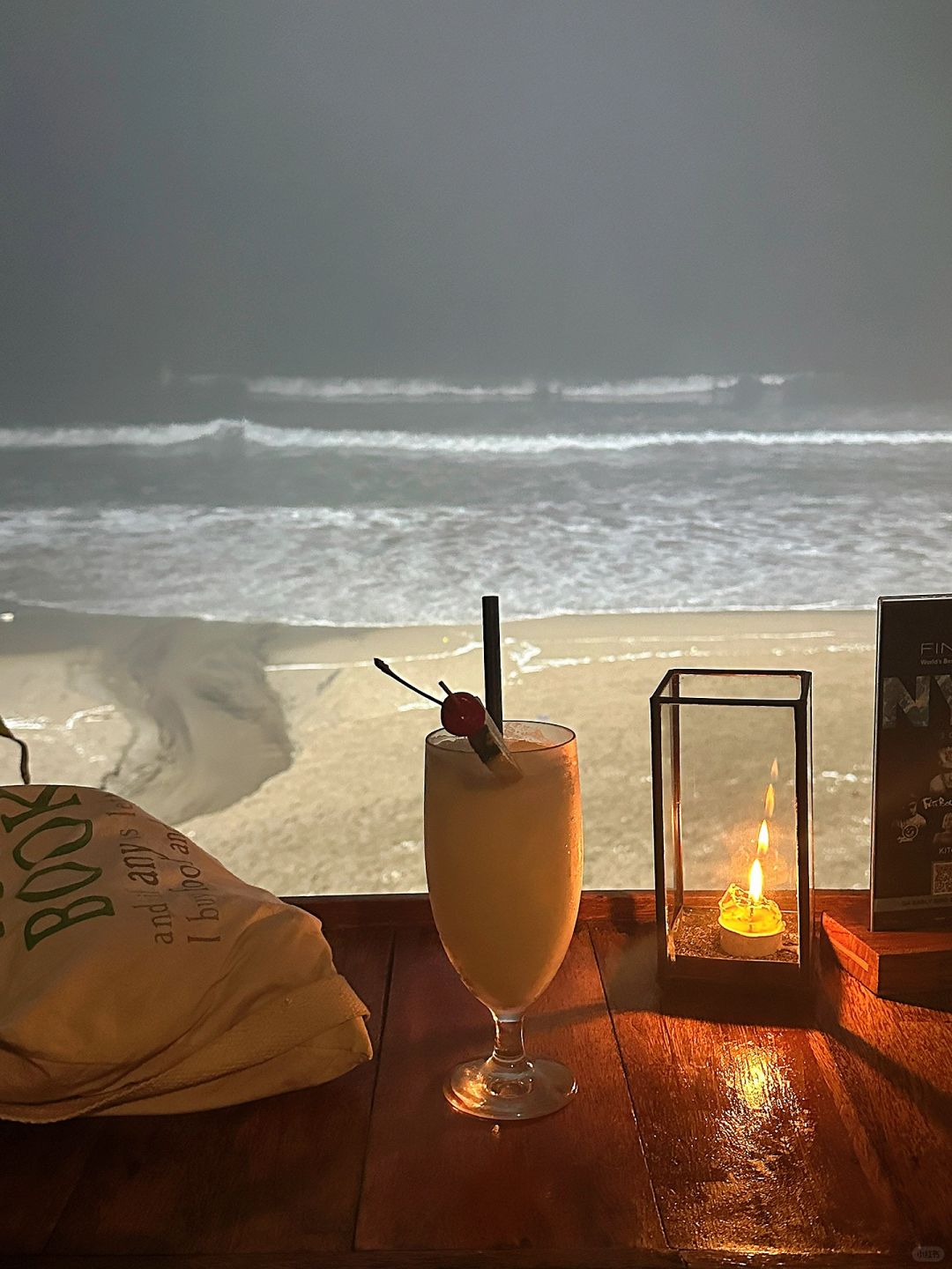 Bali-Finns Bar, the world's largest beach club, ?taste pinna colada and sex on the beach wine