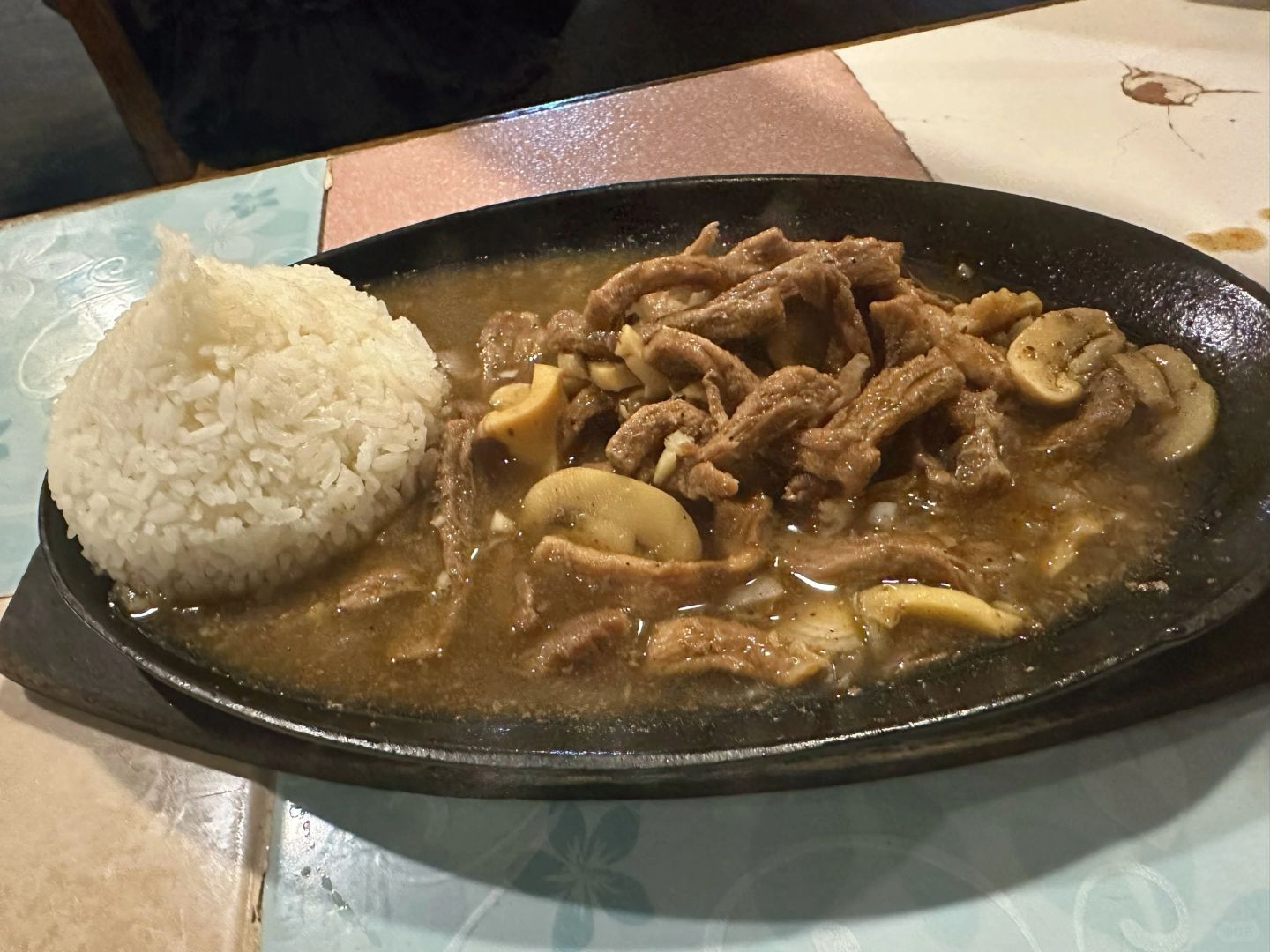 Boracay-Boracay dmall street shop smoke?, recommended mushroom beef rice and fried noodles
