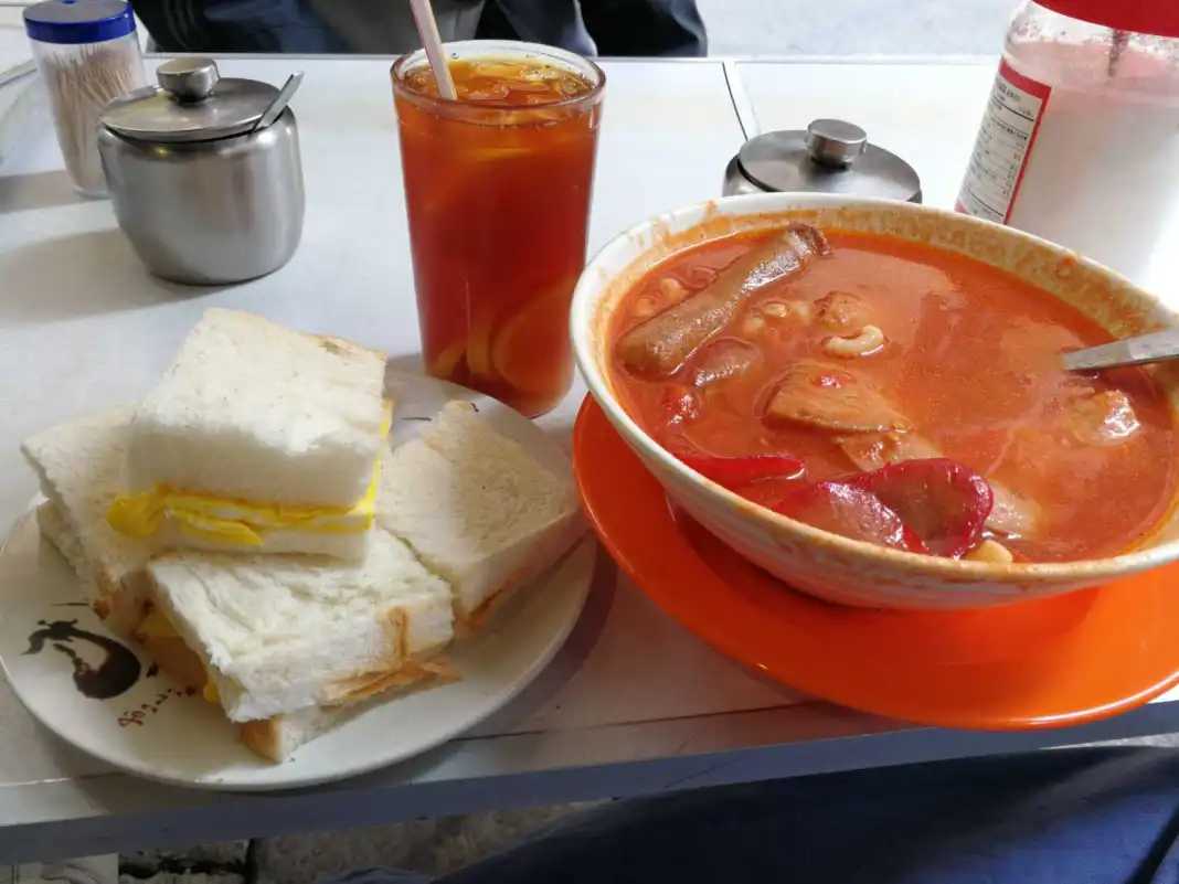 Hong kong-20 must-try restaurants in Hong Kong for afternoon tea, roast meat, dim sum, and supper