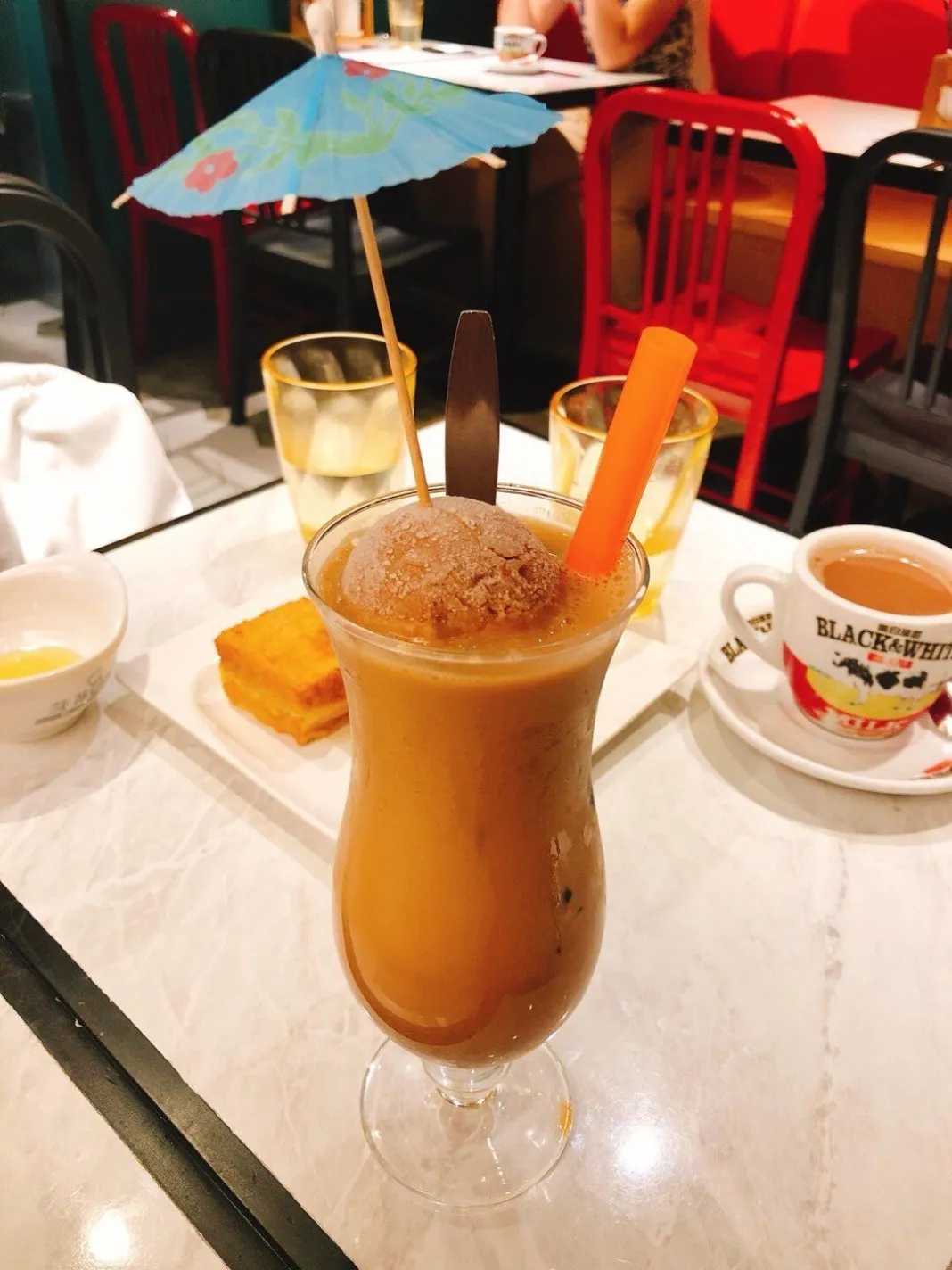 Hong kong-20 must-try restaurants in Hong Kong for afternoon tea, roast meat, dim sum, and supper