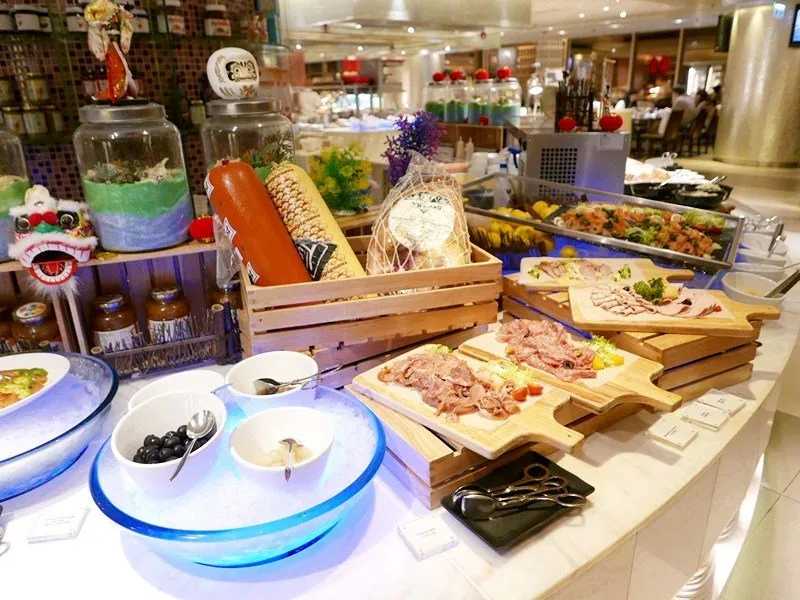 Hong kong-20 must-try restaurants in Hong Kong for afternoon tea, roast meat, dim sum, and supper