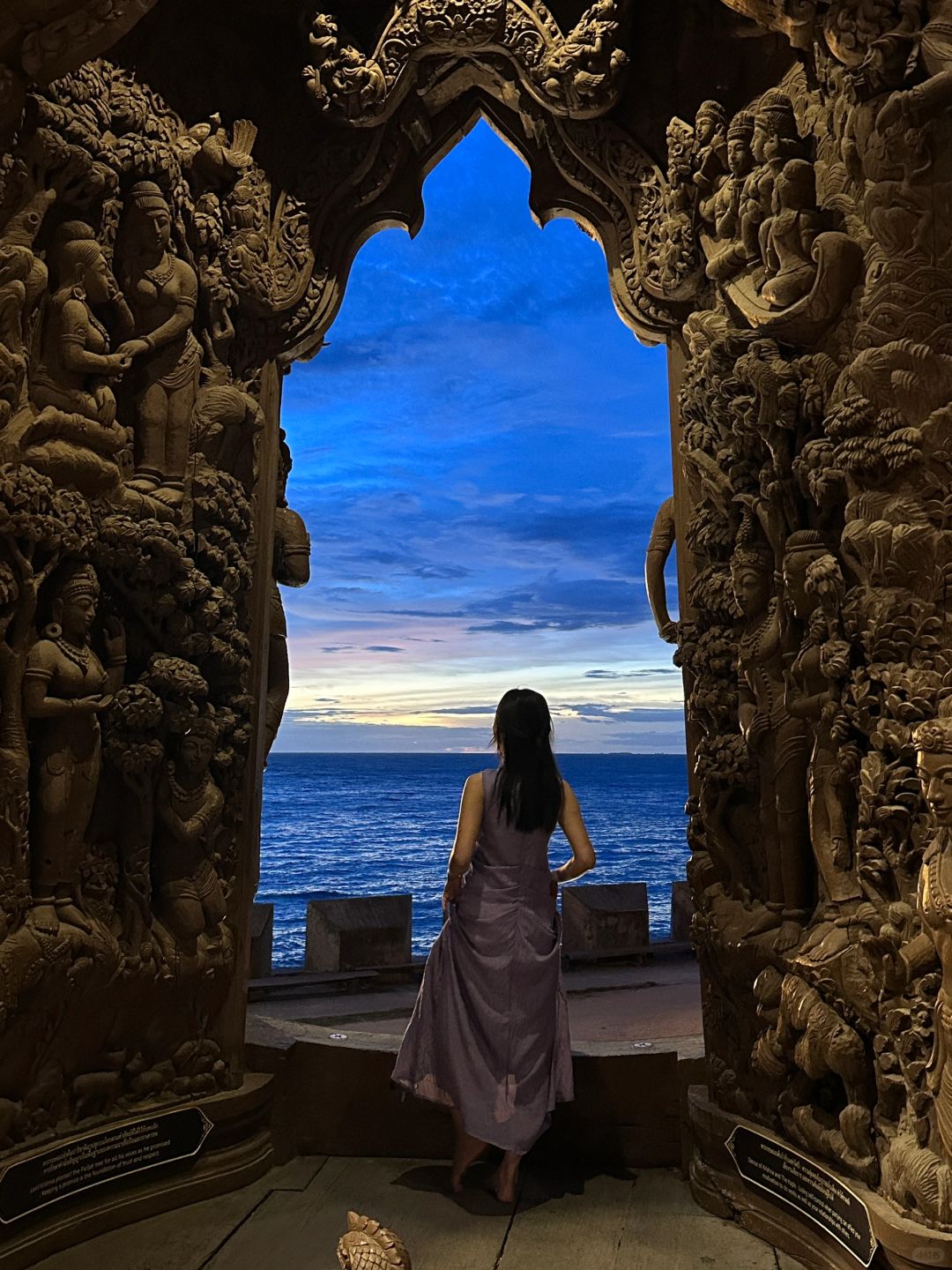 Pattaya-Pattaya Temple of Truth, admire the all-wooden palace, and feel the sense of faith