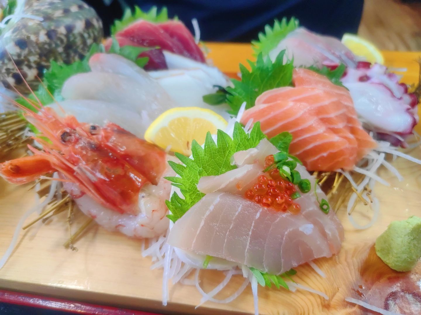 Okinawa-Taste delicious seafood rice at the Japanese Okinawa Fish House restaurant