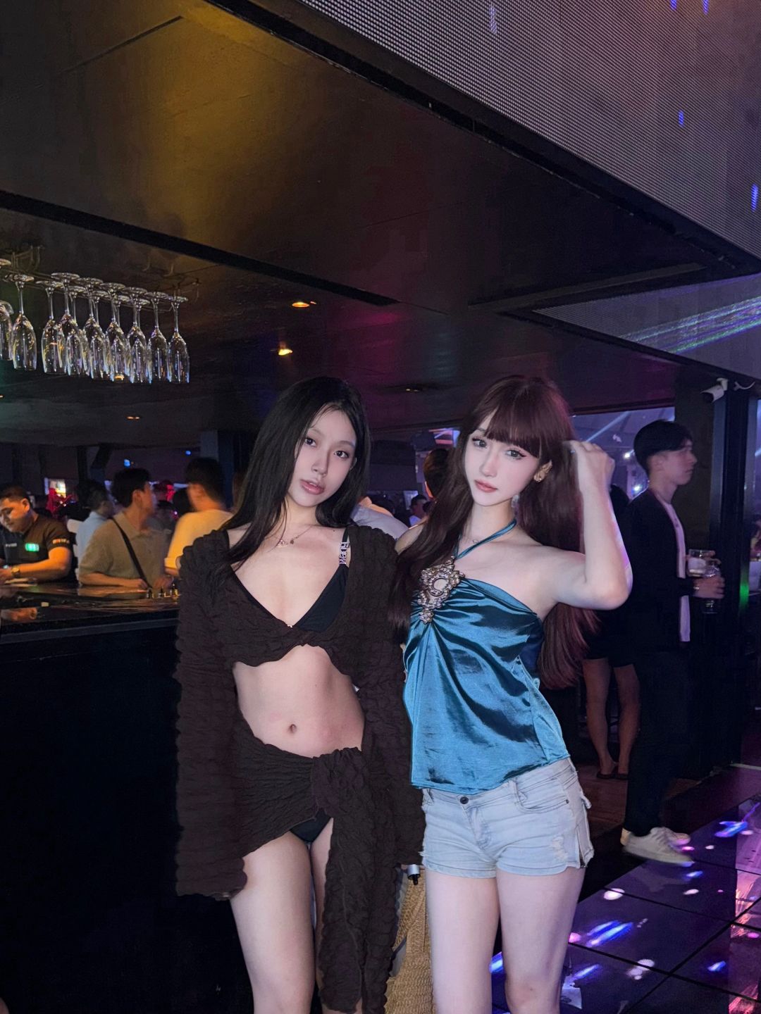 Bangkok-Nana Plaza Bar, Bangkok's red light district, ?watch all kinds of live pornographic shows