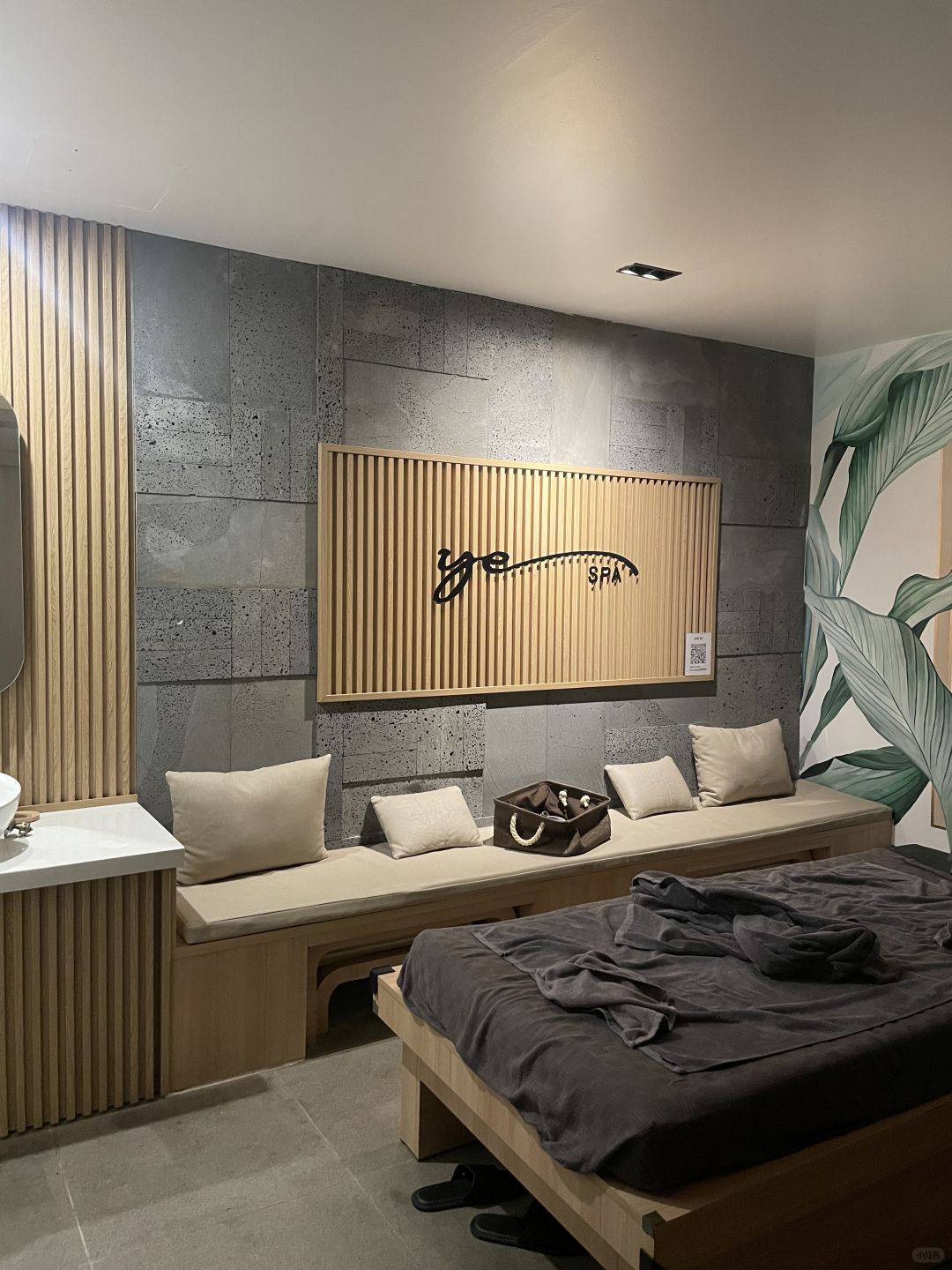 Clark/Angel City-Ye Spa??‍♀️, a massage parlor in Clark Korean Town, has a warm and comfortable interior