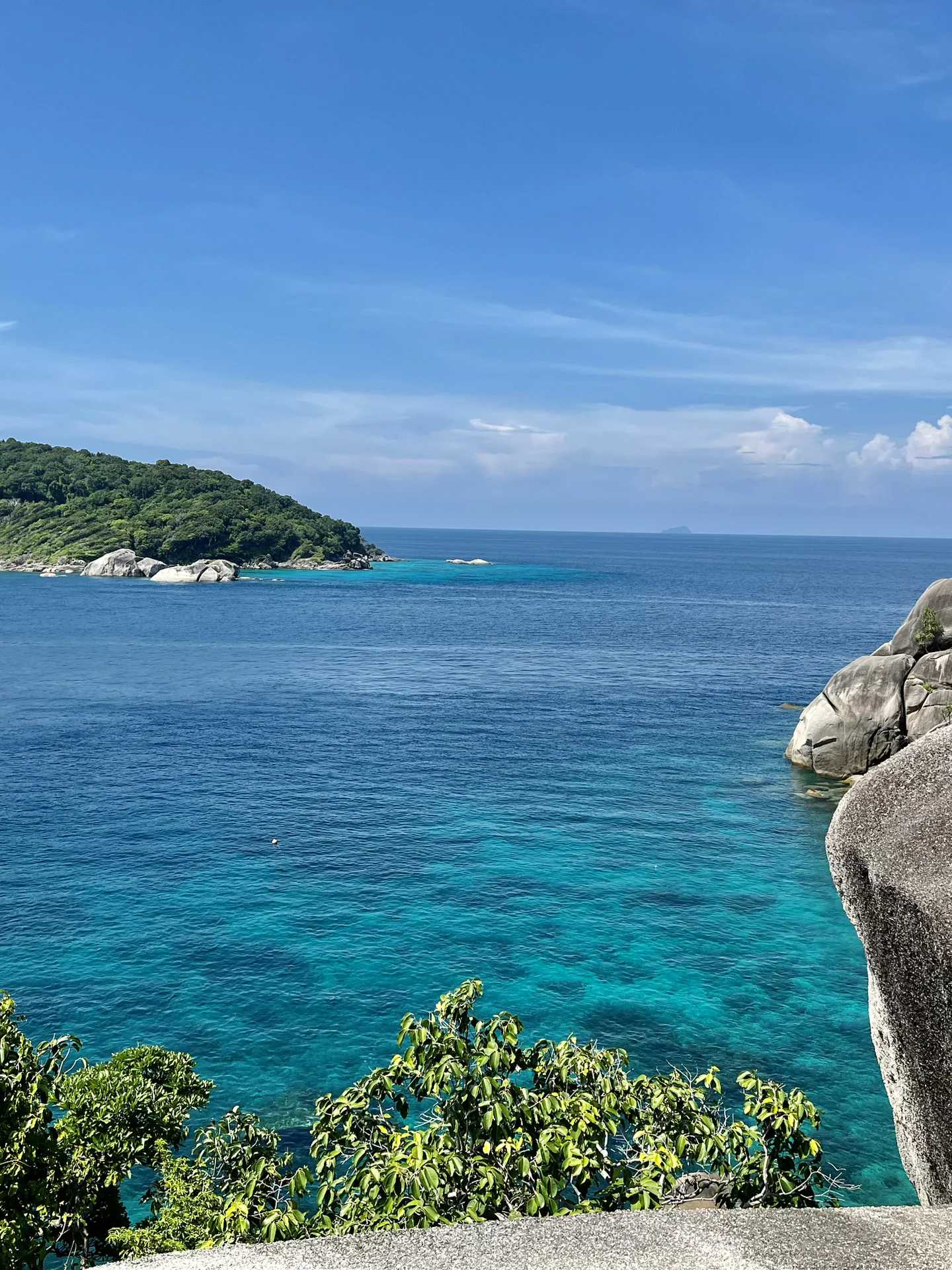 Phuket-Phuket must-see Maldives in Thailand, Similan Island to see the sailing rocks and underwater snorkeling