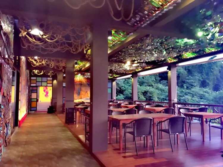 Krabi-Krabi Lae Lay Grill Restaurant sunset restaurant,? taste a very large seafood platter
