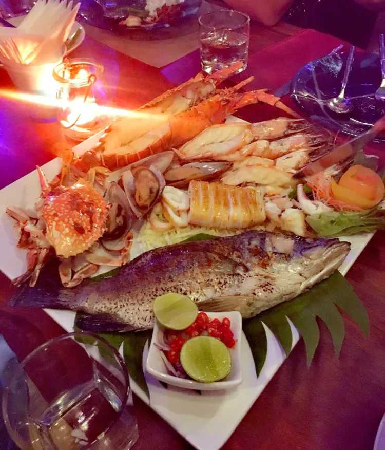 Krabi-Krabi Lae Lay Grill Restaurant sunset restaurant,? taste a very large seafood platter
