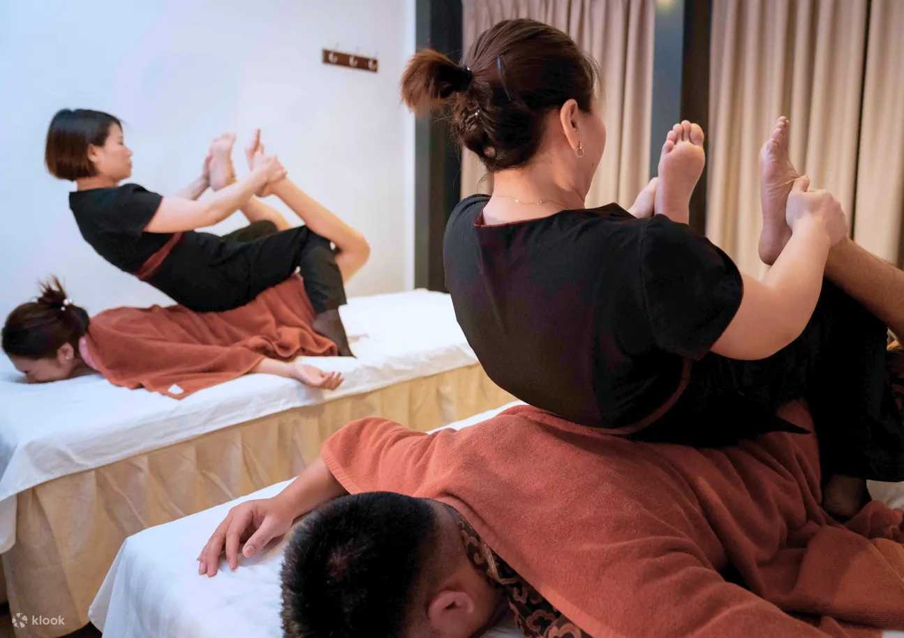 Manila/Luzon-Breeze Oriental Spa & Massage in Manila, hot and cold tea available at the reception area