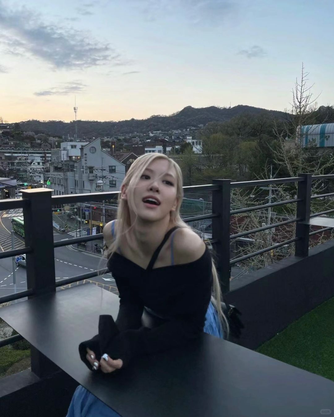 Seoul-Seoul rooftop bistro gourmet restaurant, the evening view after sunset is very beautiful