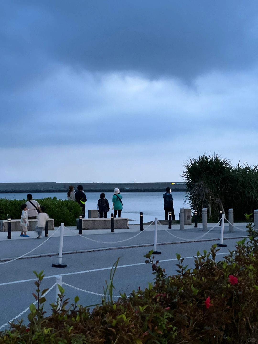 Okinawa-Enjoy the night view of Senaga Island in Okinawa, Japan, the densest blue in the night sky